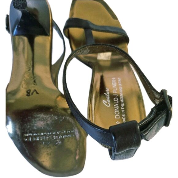Donald J Pliner Heel Shoes Made in Italy, Size 9 - Picture 9 of 9